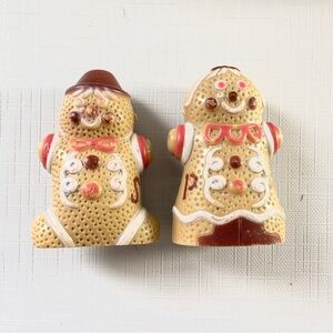 Vtg MCM Gingerbread Salt Pepper Shaker
Christmas Theme Mid Century Modern Kitsch